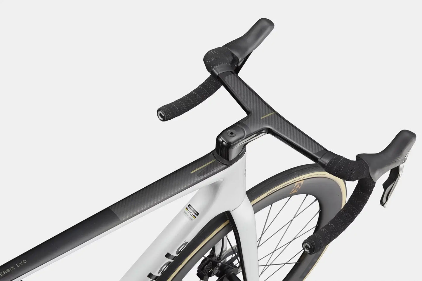 Canondale SuperSix EVO LAB71 CAS handlebars showcasing advanced carbon technology and sleek design.