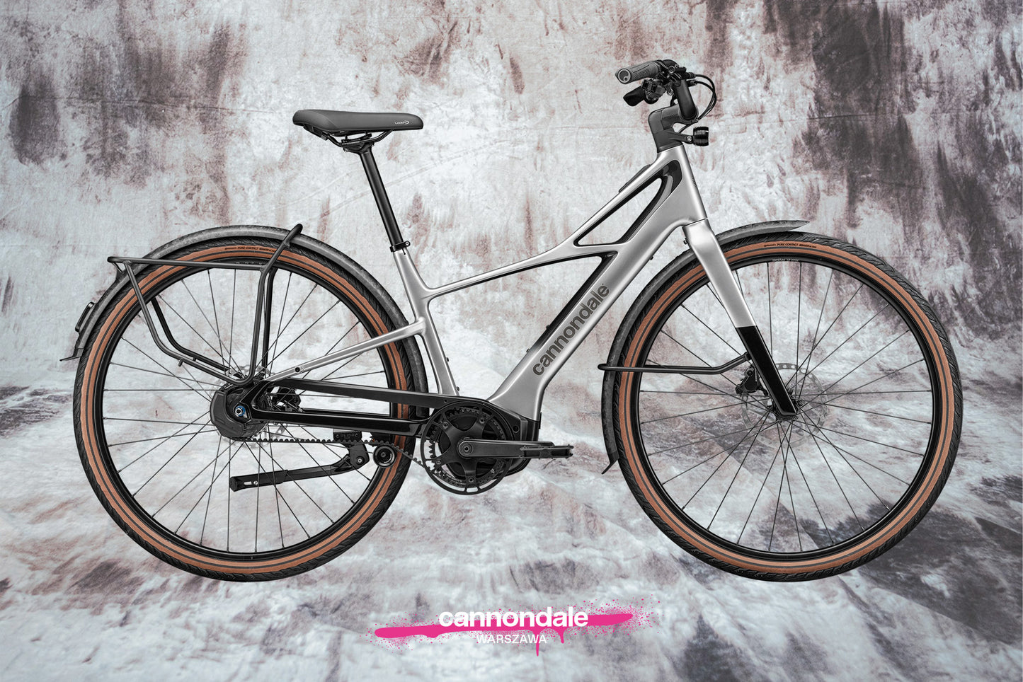 Cannondale FlyingV 1 to lekki e-komuter premium: karbon, Bosch SX (Smart System) i elektroniczna piasta Nexus Di2. Idealny na szybkie dojazdy.